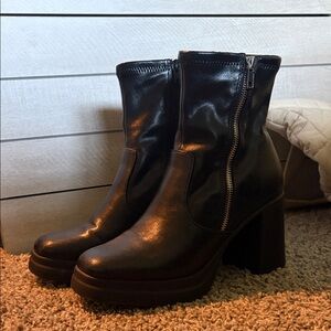 Steve Madden Glossy Black Heeled Boots